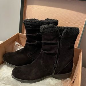 Clarks Sheba Newton boots